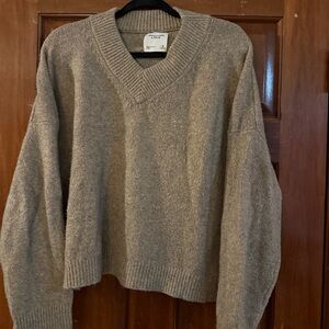 Abercrombie & Fitch V Neck Cropped Long Sleeve Sweater